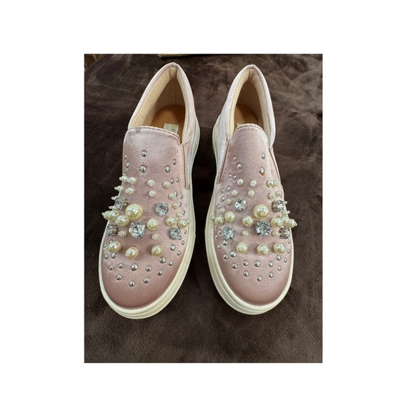 Vintage Havana Shoes - Vintage Havana Elegant Pink Slip-On Sneakers with Pearl Detailing size 8.5